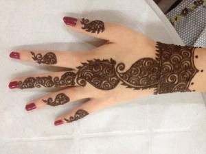 1-Simple-Henna-Designs-For-younger-girls-13