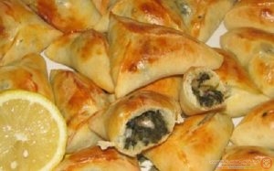 فطائر السبانخ اللبنانية 308 300x187 فطائر السبانخ اللبنانية