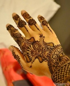 Bridal-Mehndi-Designs-2013-00111