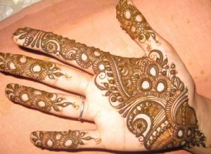 Latest-Eid-Ul-Adha-Mehndi-design-Collection-2013-For-Women