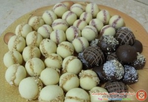 أكلات العيد كحك وبسكويت وبونبون ومعمول وغريبة ORjWV1 300x207 أكلات العيد كحك وبسكويت وبونبون ومعمول وغريبة