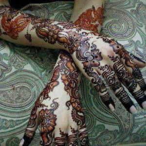 Simple-Mehndi-Designs-Hand-2013