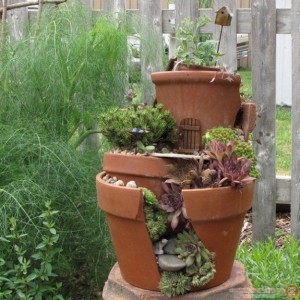 broken-flower-pot-fairy-gardens-10