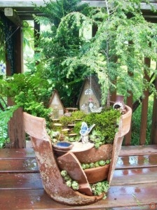broken-flower-pot-fairy-gardens-13
