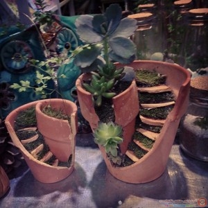 broken-flower-pot-fairy-gardens-15