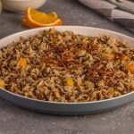 مجدرة الأرز مع المشمش المجفف والبرتقال