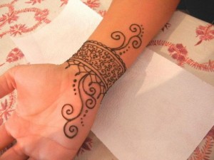 img_ستايل_حنا_على_شكل_اسوارة_للمعصم__henna__Henna_wrist.preview