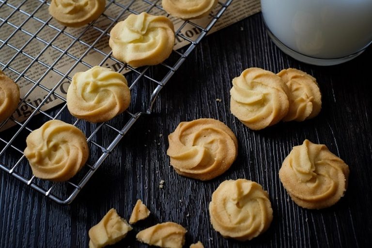 حلويات العيد: طريقة عمل البيتي فور السريع