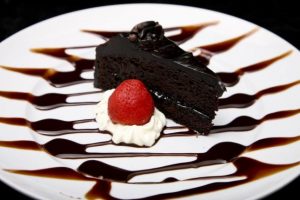 كيك الشوكولاتة بالكريمة