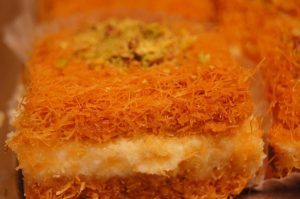 طريقة عمل كنافة قمر الدين حلويات رمضان