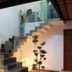 افكار لتصميم الحدائق الداخلية تحت الدرج