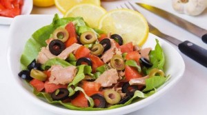 سلطة التونة بالخضار
