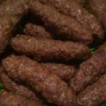  طريقة عمل الكفتة المحمرة بالصلصة .