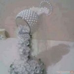 تحفه جميله من الاكواب والشوكه والورود  
