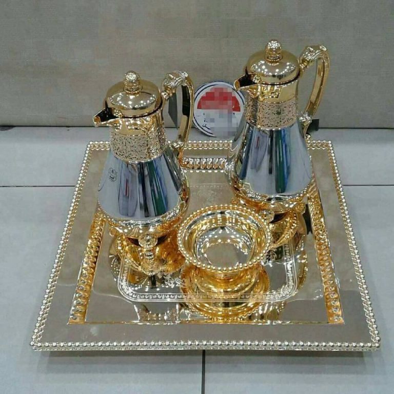 أطقم رائعة. للعرض فقط