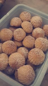 معمول العيد سهل جدااا  هش ولذيذ جربوه وان شاء الله يعجبكم 