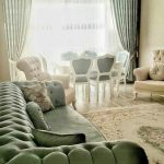 طاولات طعام مع كنب روعة التصميمات و تناسق الألوان 