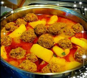 الصالونه (باللحم المفروم والبطاط)