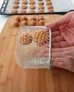 تشكيل الحلوى بدون طابع