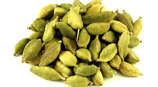 سبع  وسائل طبيعية للتخلص من رائحة الفم الكريهة