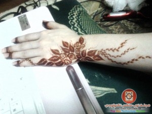 صور أجمل نقشات حناء راقيه للصبايا 2014