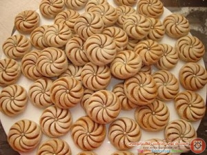 حلويات مغربية  طريقة عمل حلوة المروحة بالكاوكاو سهلة وبسيطة في دارك