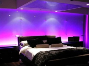 beautiful-romantic-bedroom-lighting-610x457