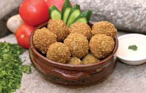 الطعمية الخليجية على أصولها