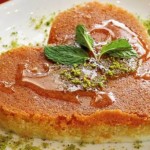 دجاج مشوى وشوربة الخضراوات بالنودلز وحواوشى مع عصير البطيخ المنعش والكنافة بالفستق 
